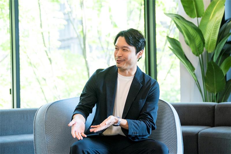 質問に答える小林さん